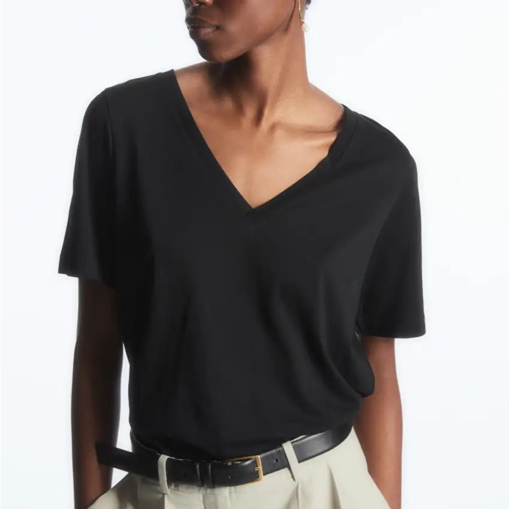 COS V neck t-shirt black size S